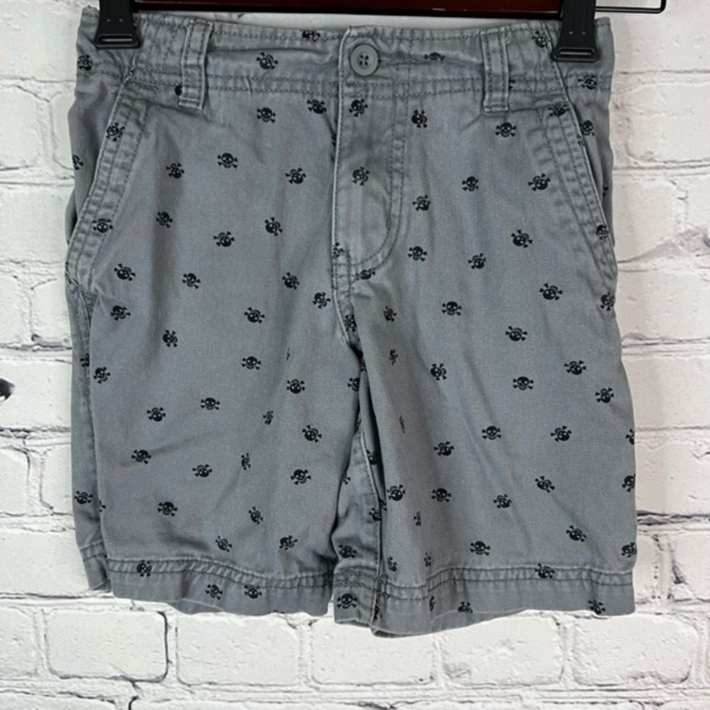Faded Glory grey black skull and cross bone‎ boys chino shorts size 5 adjustable